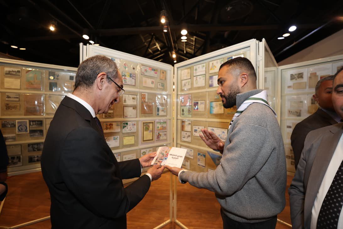 وزير الاتصالات