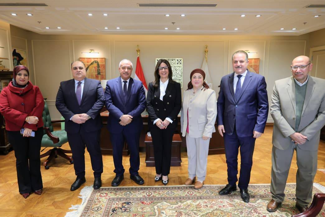 وزيرة الثقافة