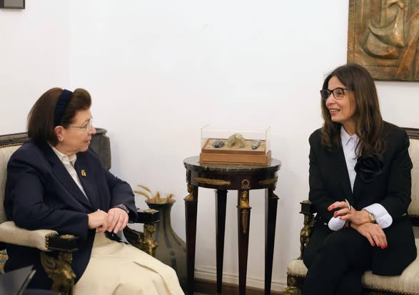 وزيرة الثقافة