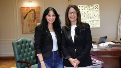 وزيرة الثقافة