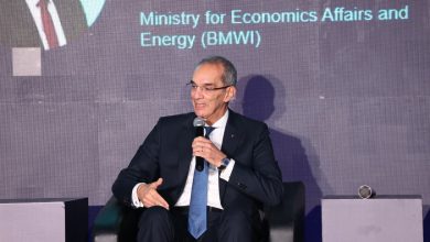 وزير الاتصالات