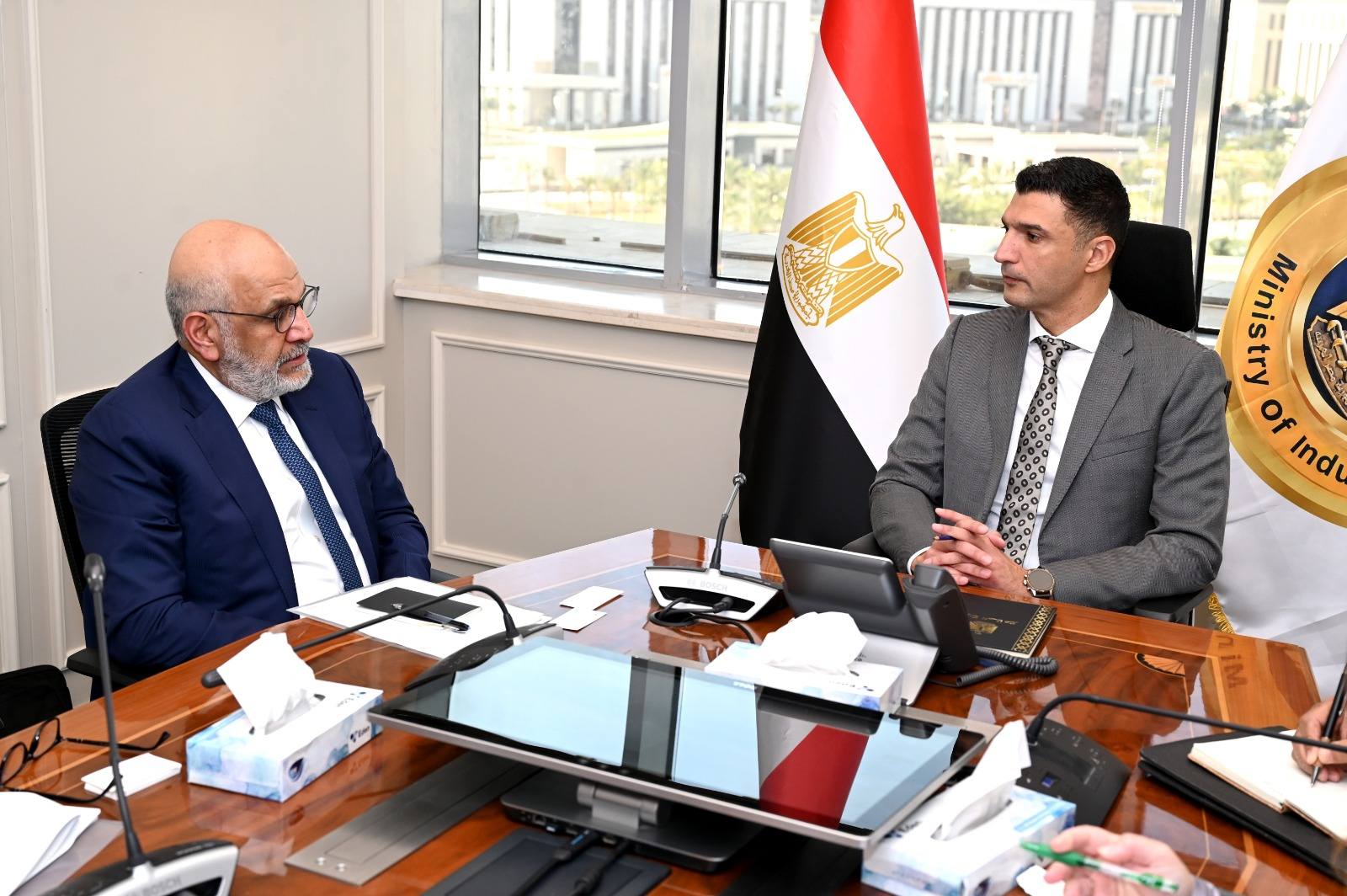 وزير الصناعة