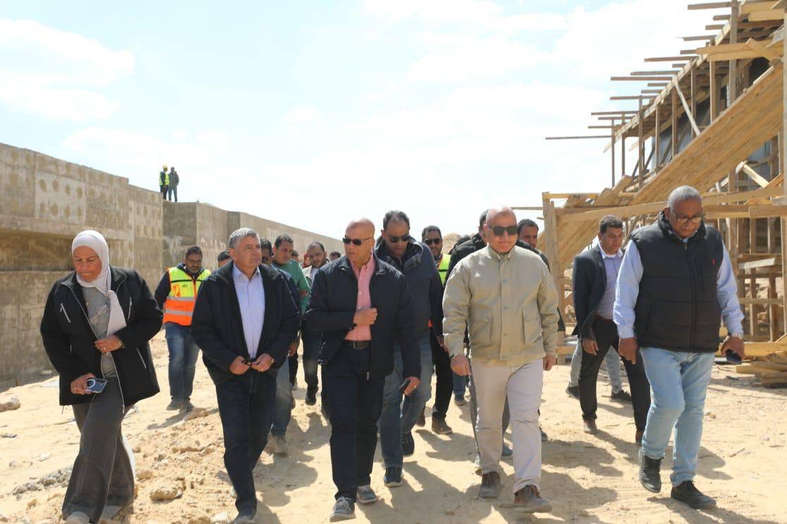 وزيرة الاسكان