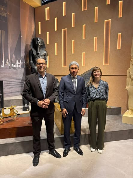 وزير السياحة والآثار