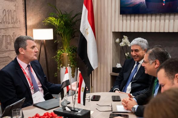 وزير السياحة والآثار