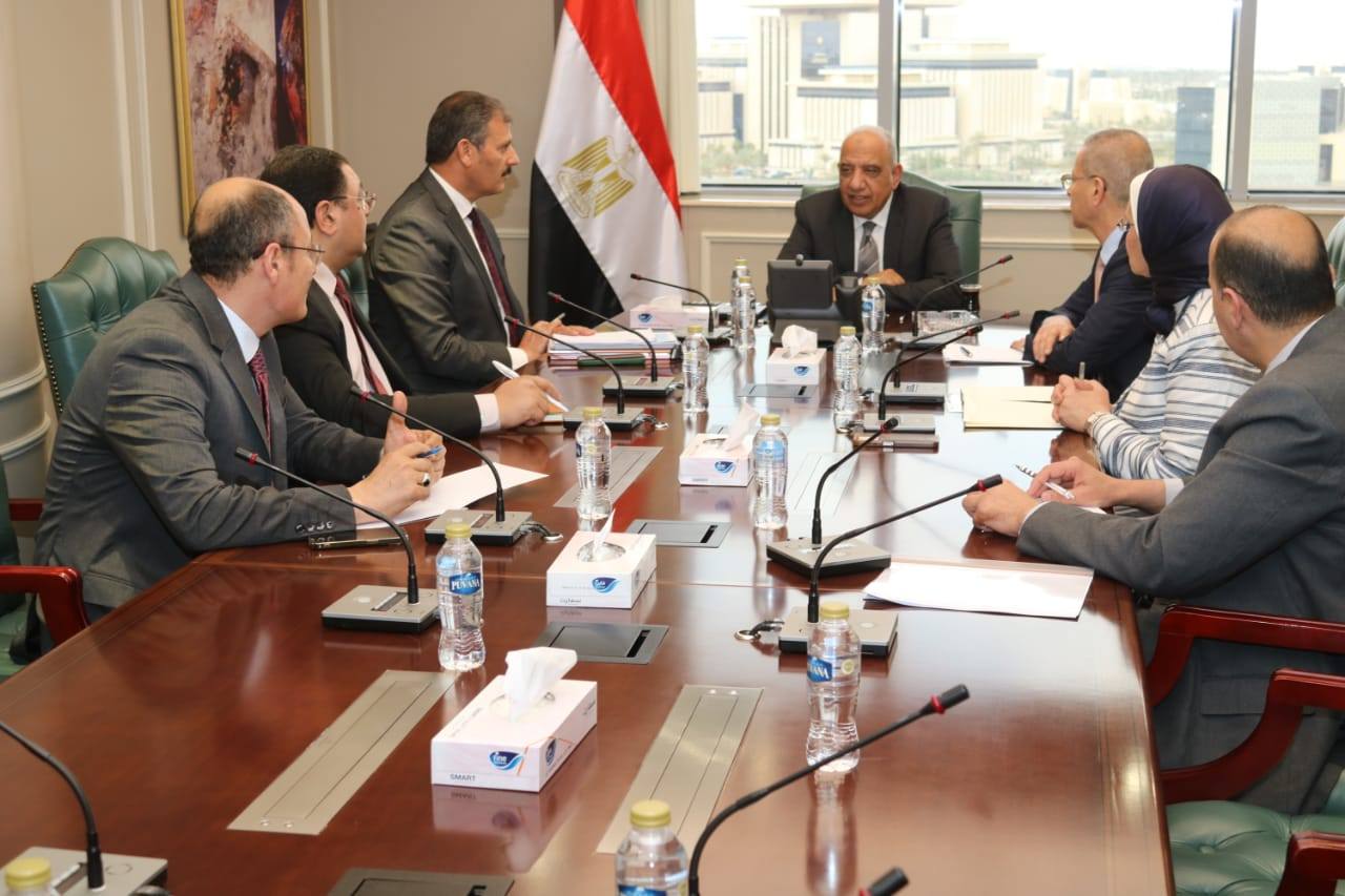 وزير الكهرباء